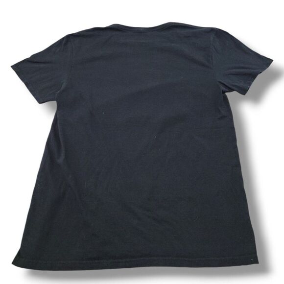 Netflix Stranger Things Shirt Size Medium Evil "Hellfire Club" Graphic Print Tee - Picture 5 of 6